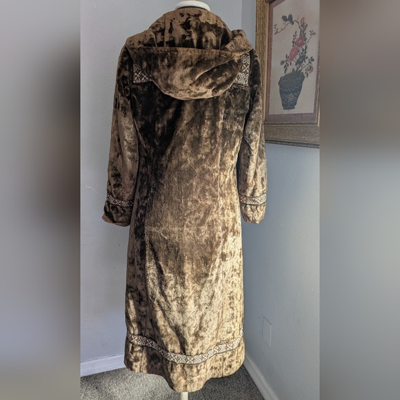 Vintage 1950's Crushed Velvet Ribbon Detail Coat - Picture 12 of 16